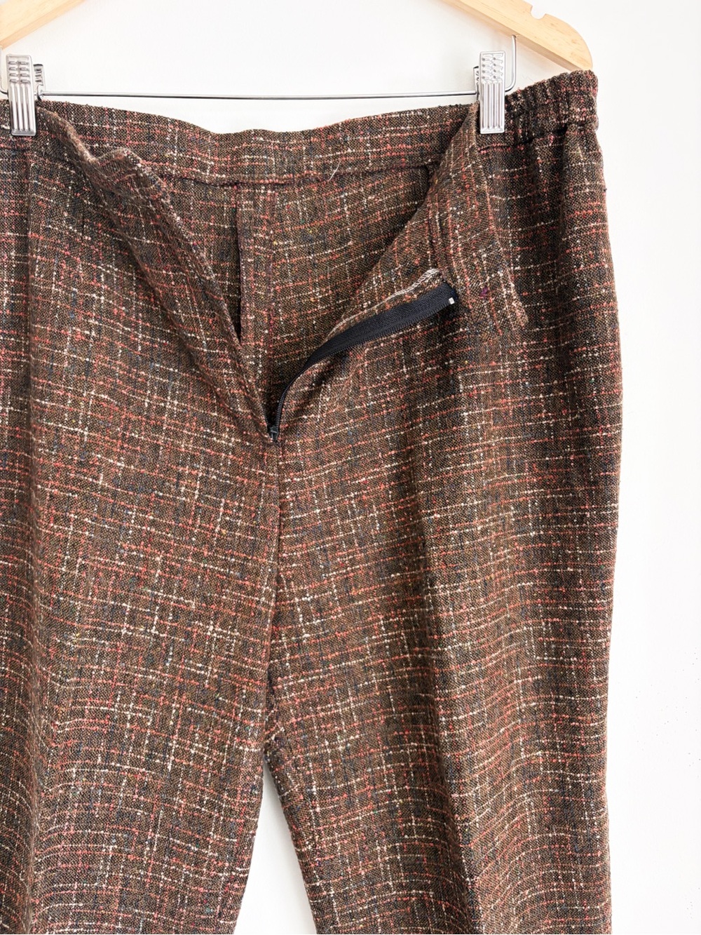 Vintage AGMIR Brown Textured Trousers, Size L - Handcrafted in Europe - Picture 3 of 5